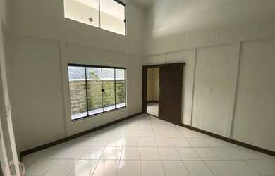 Imagem 7: Ampla Residência de 2 Andares com 6 Dormitórios, Área de Festas e Localização...