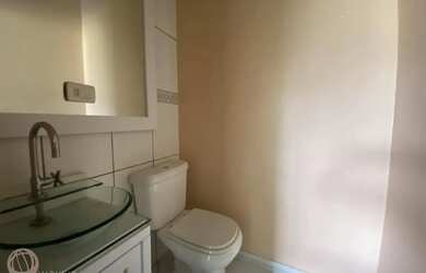 Imagem 9: Ampla Residência de 2 Andares com 6 Dormitórios, Área de Festas e Localização...