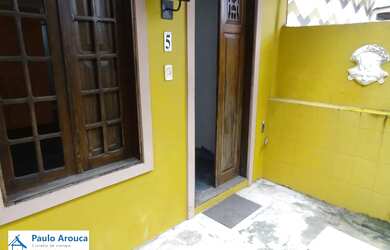 Imagem: A casa possui 3 Dormitórios, 2 Banheiros, 190m² de Área e