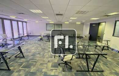 Imagem: O depósito possui 5 Vagas na garagem, 594m² de Área, Imóvel