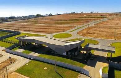 Imagem: O terreno possui 250m² de Área e está localizado em Senador