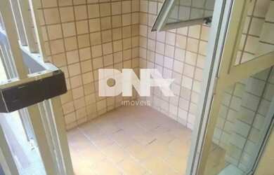 Imagem: O apartamento possui 2 Dormitórios, 3 Banheiros, 1 Vaga na