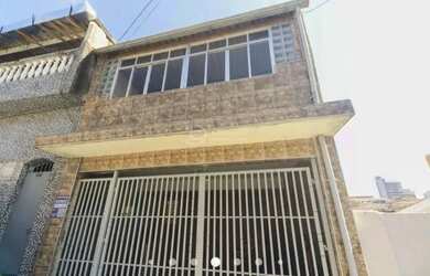 Imagem: A casa possui 2 Dormitórios, 1 Banheiro, 1 Vaga na garagem