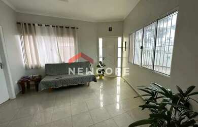 Imagem: A casa possui 2 Dormitórios, 3 Banheiros, 2 Vagas na garagem