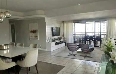 Imagem: O apartamento possui 4 Dormitórios, 5 Banheiros, 3 Vagas na