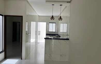 Imagem: A casa possui 2 Dormitórios, 2 Banheiros e 2 Vagas na garagem