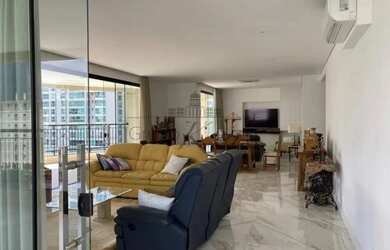 Imagem: O apartamento possui 4 Dormitórios, 5 Banheiros, 5 Vagas na