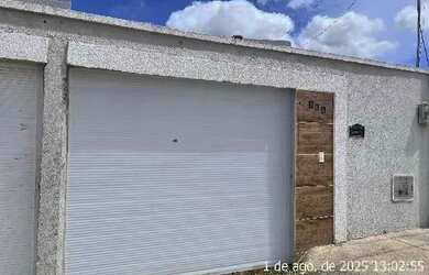 Imagem: A casa possui 2 Dormitórios, 1 Banheiro, 1 Vaga na garagem