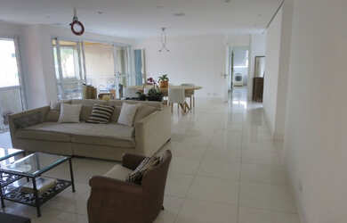 Imagem: O apartamento possui 4 Dormitórios, 5 Banheiros, 3 Vagas na