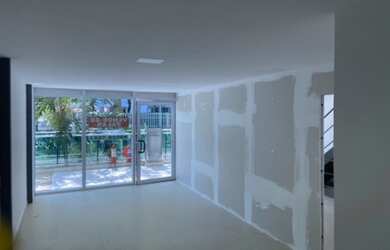 Imagem: O depósito possui 1 Vaga na garagem e 180m² de Área e está