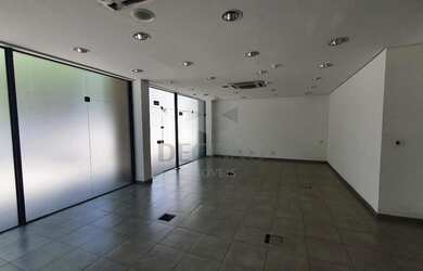 Imagem: O depósito possui 3 Vagas na garagem, 603m² de Área e está