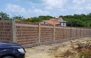 Imagem: O terreno possui 450m² de Área e está localizado em Conde