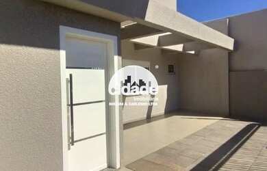 Imagem: A casa possui 2 Dormitórios, 1 Banheiro, 2 Vagas na garagem