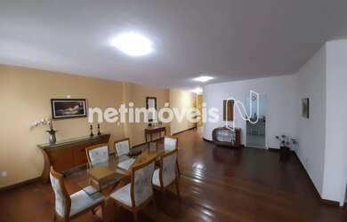 Imagem: A casa possui 5 Dormitórios, 5 Banheiros, 5 Vagas na garagem