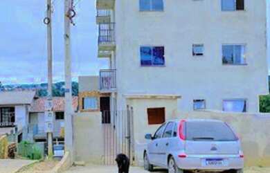 Imagem: O apartamento possui 2 Dormitórios, 1 Banheiro, 1 Vaga na garagem