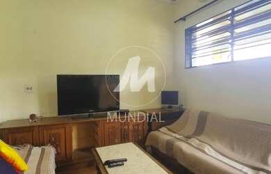 Imagem: O depósito possui 2 Vagas na garagem, 228m² de Área e está