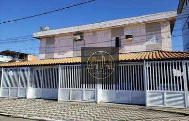 Imagem: A casa possui 2 Dormitórios, 1 Banheiro, 2 Vagas na garagem