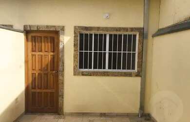 Imagem: A casa possui 2 Dormitórios, 1 Banheiro, 1 Vaga na garagem