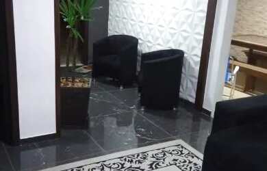 Imagem: A casa possui 3 Dormitórios, 2 Banheiros, 2 Vagas na garagem