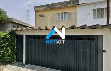 Imagem: A casa possui 3 Dormitórios, 4 Banheiros, 2 Vagas na garagem