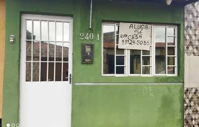 Imagem: A casa possui 1 Dormitório, 1 Banheiro e está localizado