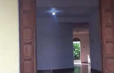 Imagem: A casa para alugar possui 4 Dormitórios, 2 Banheiros e 3 Vagas