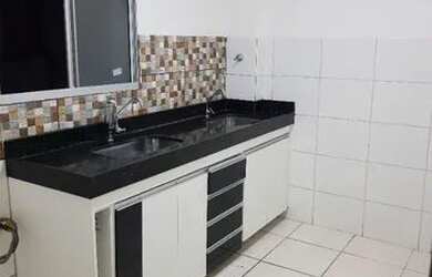 Imagem: O apartamento possui 2 Dormitórios, 1 Banheiro, 1 Vaga na garagem