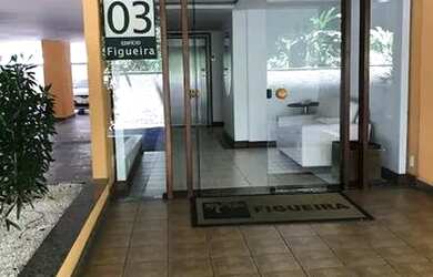 Imagem: O apartamento possui 3 Dormitórios, 1 Banheiro, 1 Vaga na garagem