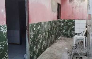 Imagem: A casa possui 1 Dormitório, 1 Banheiro e está localizado