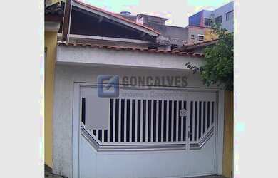 Imagem: A casa possui 1 Banheiro, 2 Vagas na garagem, 111m² de Área