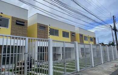 Imagem: A casa em condomínio possui 3 Dormitórios, 1 Banheiro, 1 Vaga