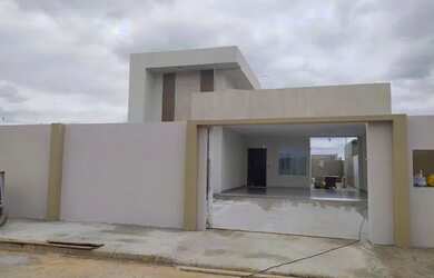 Imagem: A casa possui 4 Dormitórios, 2 Banheiros, 135m² de Área e