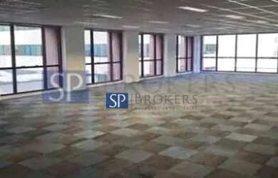 Imagem: O depósito possui 5 Vagas na garagem, 485m² de Área e está