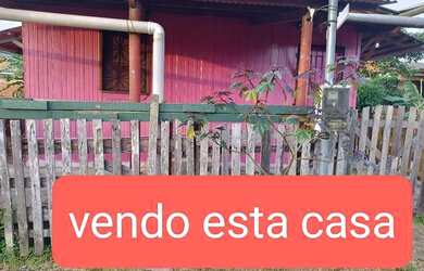 Imagem: A casa possui 1 Dormitório, 1 Banheiro e está localizado