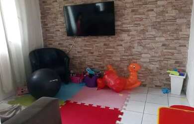 Imagem: A casa possui 2 Dormitórios, 2 Banheiros, 1 Vaga na garagem