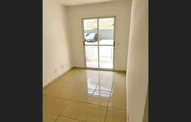 Imagem: O apartamento possui 3 Dormitórios, 1 Banheiro, 1 Vaga na garagem