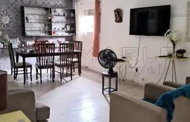 Imagem: A casa possui 3 Dormitórios, 2 Banheiros, 1 Vaga na garagem