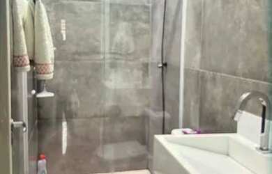 Imagem: A casa possui 2 Dormitórios, 1 Banheiro, 1 Vaga na garagem