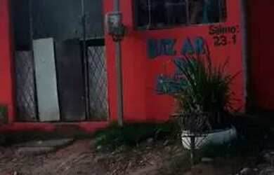 Imagem: A casa possui 1 Dormitório, 1 Banheiro e está localizado