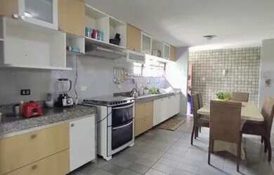 Imagem 13: Casa para venda com 525 m² com 5 quartos sendo4 suites