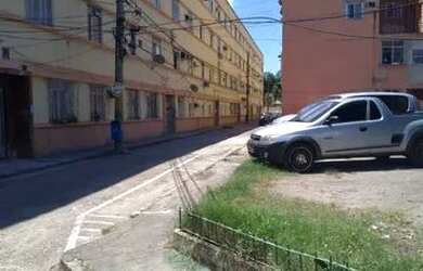 Imagem: O apartamento possui 2 Dormitórios, 1 Banheiro, 2 Vagas na