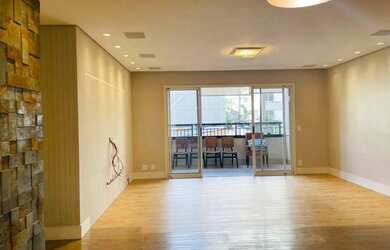 Imagem: O apartamento possui 4 Dormitórios, 3 Banheiros, 2 Vagas na