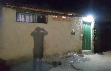 Imagem: A casa possui 2 Dormitórios, 1 Banheiro, 1 Vaga na garagem
