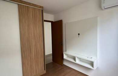 Imagem: O apartamento possui 2 Dormitórios, 1 Banheiro e 1 Vaga na