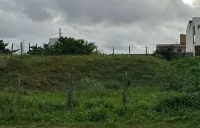 Imagem: O terreno possui 400m² de Área e está localizado em Aruana