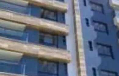 Imagem: O apartamento possui 3 Dormitórios, 5 Banheiros, 2 Vagas na