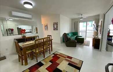 Imagem: A casa possui 2 Dormitórios, 1 Banheiro, 2 Vagas na garagem