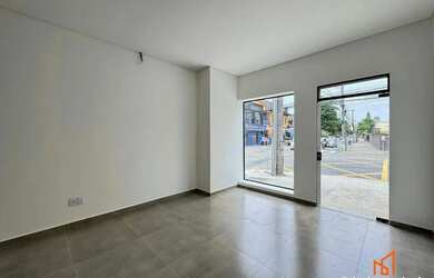 Imagem: O depósito possui 1 Vaga na garagem, 78m² de Área e está