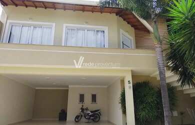 Imagem: A casa em condomínio possui 3 Dormitórios, 5 Banheiros, 4