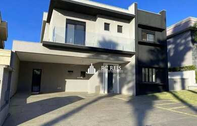 Imagem: A casa em condomínio possui 4 Dormitórios, 5 Banheiros, 5